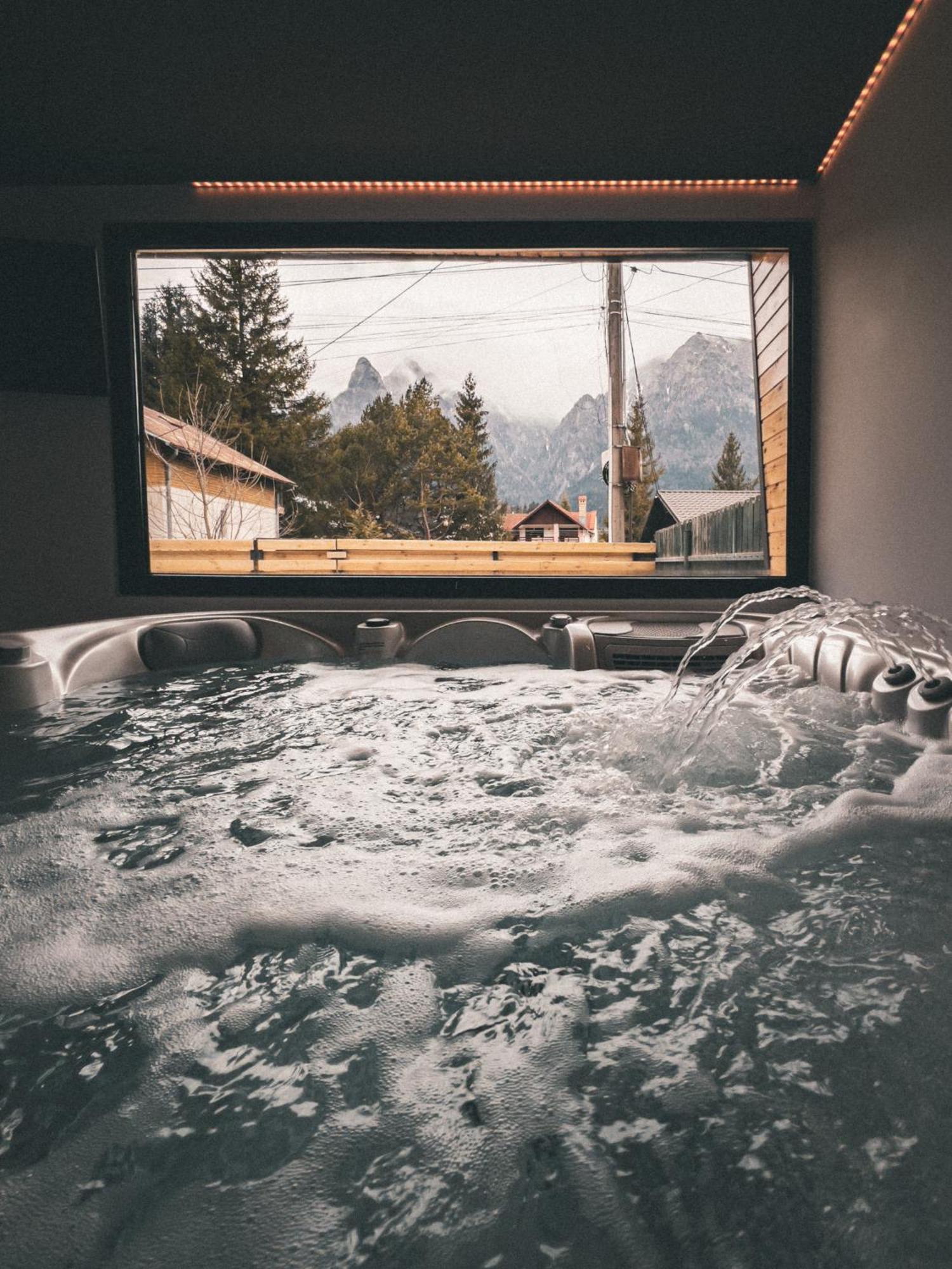 Moon Montana Buşteni エクステリア 写真